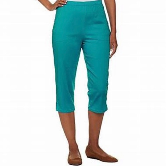 Denim & Co Elastic Waist Capri Pants - Picture 1 of 6